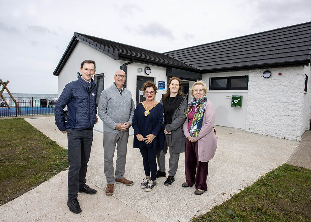 Karen O’Neill -, Department for Communities Regional Development Office Francis Wilson - Vice Chair, Glenarm Village Committee Eamon McMullan – Capital Regeneration Manager, Mid and East Antrim Council The Mayor - Alderman Gerardine Mulvenna Leslie Mo