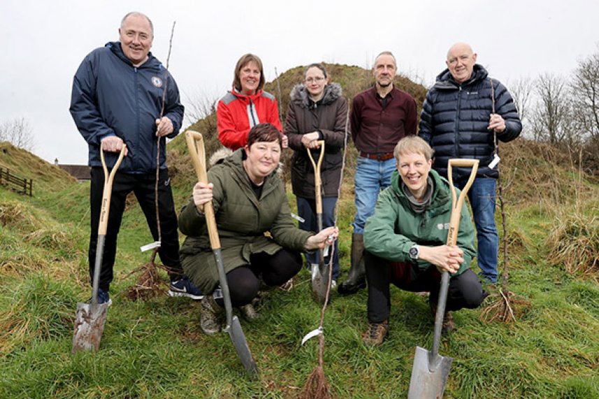 Tree-mendous tree planting part of Council’s ‘Climate Canopy’ project! image