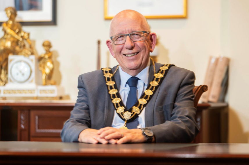 Mayor congratulates recipients of King’s Birthday Honours image