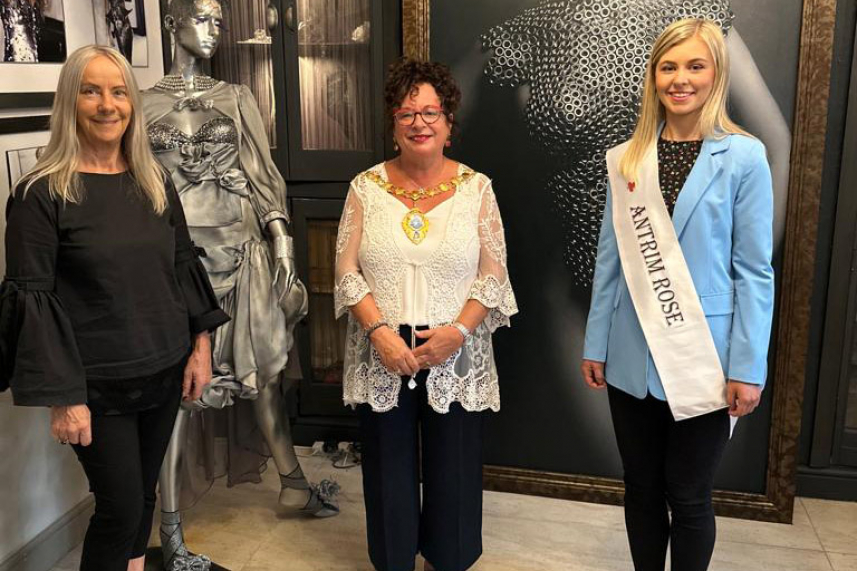 Mayor applauds Larne designer’s talent and work for ‘Antrim Rose’ image