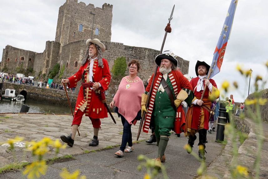 Thousands turn out for spectacular siege event in Carrickfergus! image