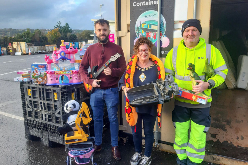Council launches pre-loved toys scheme for fifth year! image