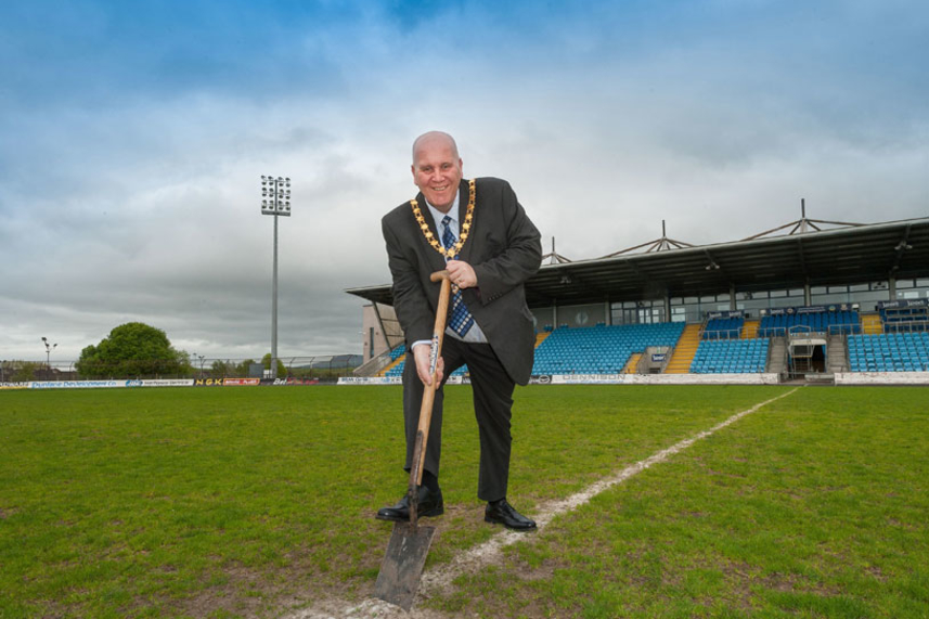 Mayor’s charity to net cash boost as football fans offered the chance to own a piece of history image