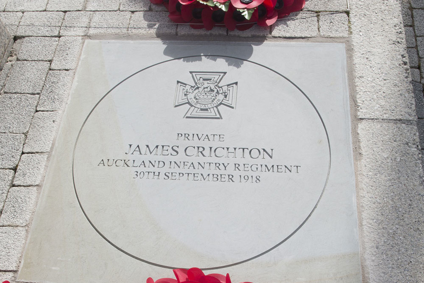 Permanent memorial unveiled for VC hero James Crichton in hometown image